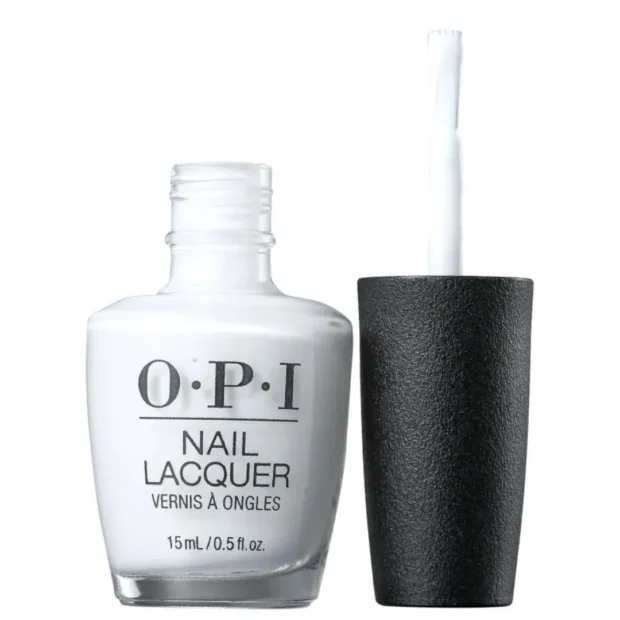 As unhas brancas e delicadas estão em alta – e nós te ajudamos a encontrar o esmalte perfeito unhas brancas e delicadas