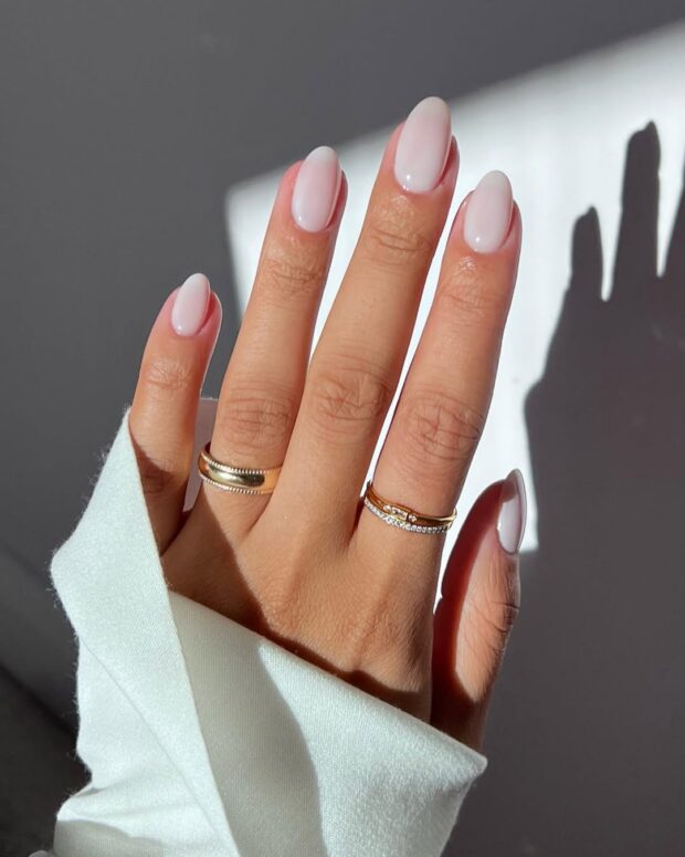 Unhas de Ano Novo: 7 cores de esmalte que prometem boas vibrações em 2026 unhas de ano novo