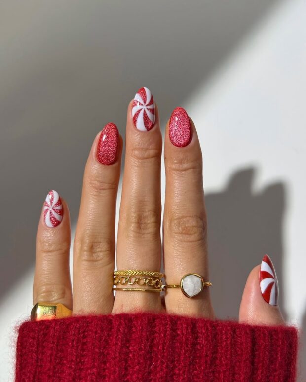 Unhas de Natal: 11 nail arts para entrar no clima natalino unhas de natal