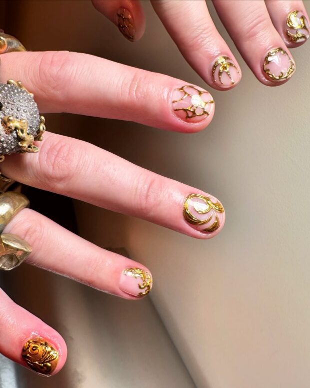 As unhas quadradas curtas estão mais em alta do que nunca unhas quadradas curtas