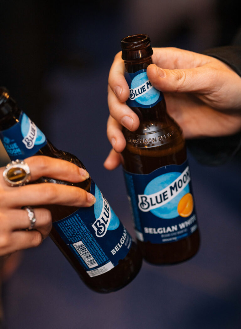 Perfeita com laranja: o ritual para se apaixonar por Blue Moon BRANDED 1