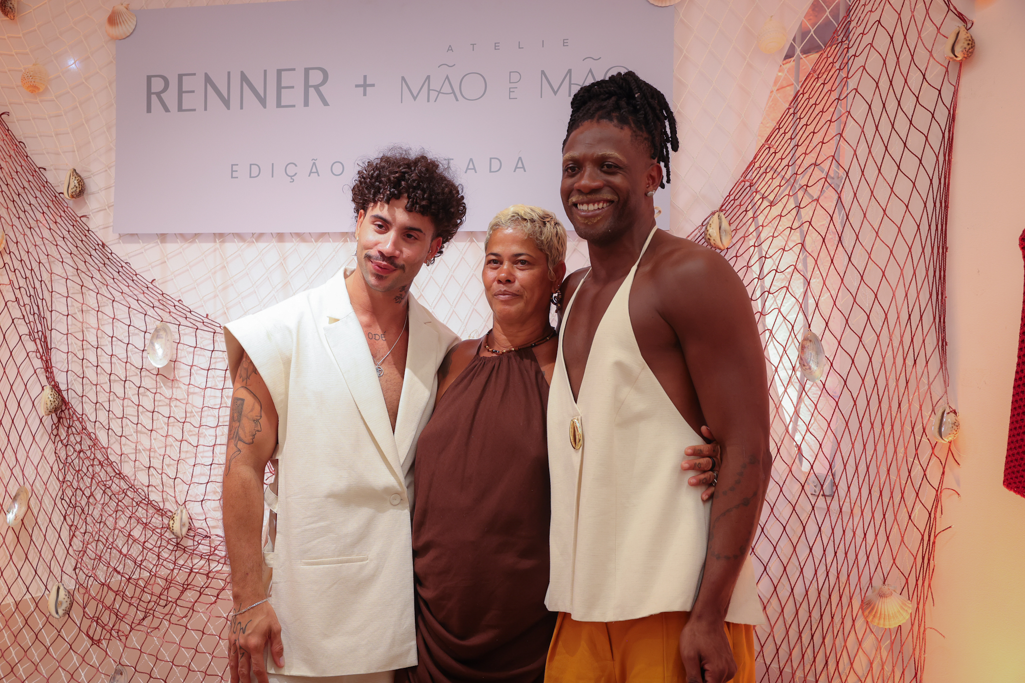 Collab Renner e Ateliê Mão de Mãe ganha festa de lançamento em Salvador Collab Renner e Ateliê Mão de Mãe é lançada em Salvador