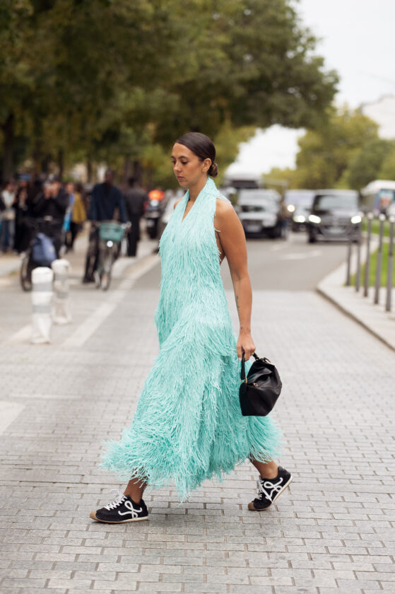 Está em busca de looks com tênis casual para se inspirar? A gente te ajuda com 5 ideias looks com tênis casual