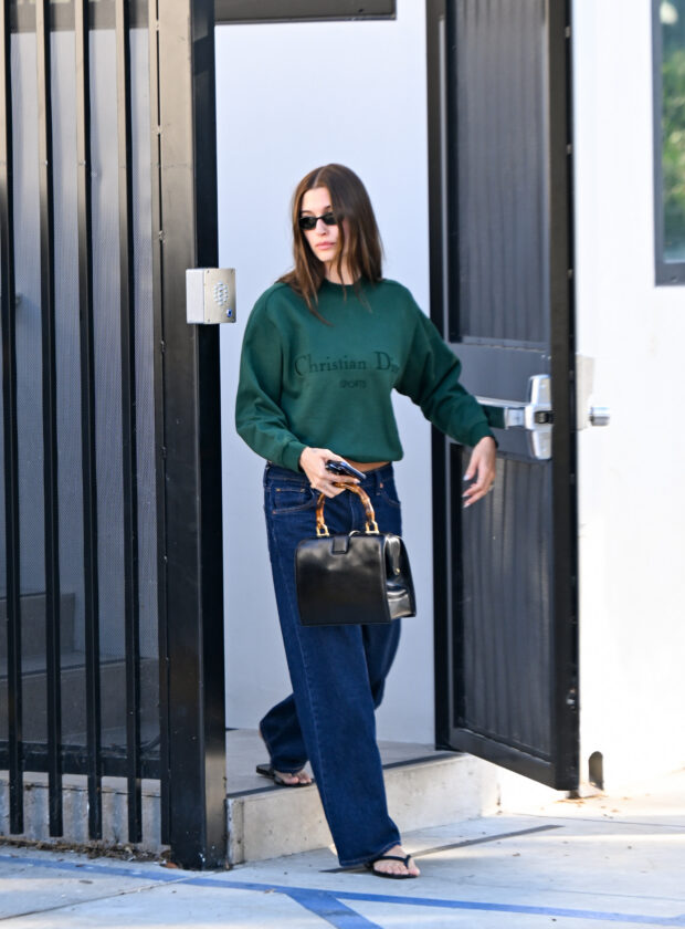 chinelo de dedo em looks