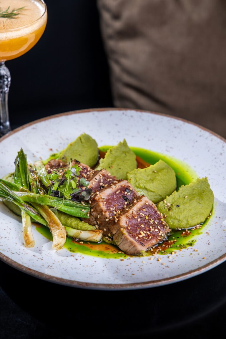 Menu executivo Pato com laranja atum com pure de ervilha Credito Tomas Rangel