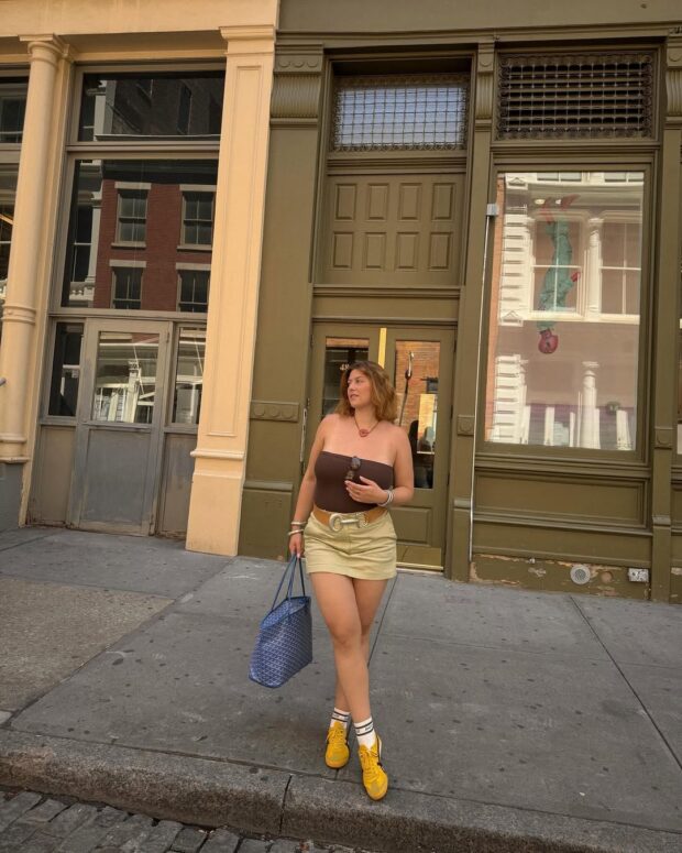 Está em busca de looks com tênis casual para se inspirar? A gente te ajuda com 5 ideias looks com tênis casual