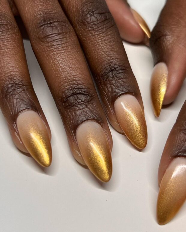 Unhas de Ano Novo: 7 cores de esmalte que prometem boas vibrações em 2026 unhas de ano novo