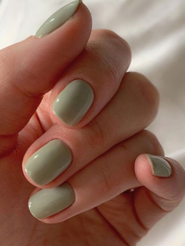 Unhas de Ano Novo: 7 cores de esmalte que prometem boas vibrações em 2026 unhas de ano novo