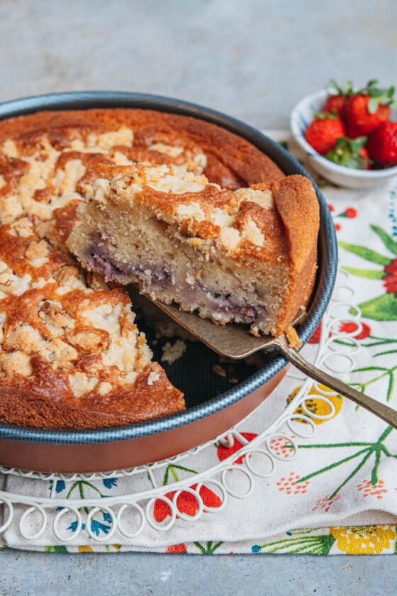 3 receitas simples para organizar um brunch elegante bolo crumble de morango