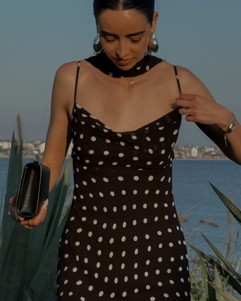 Como usar lenço com vestido de maneira contemporânea e estilosa como usar lenço com vestido