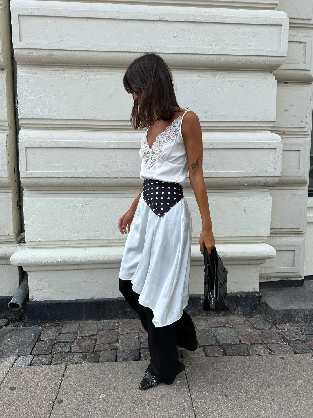 Vestidos versáteis que vão do trabalho ao lazer e garantem um espaço cativo no guarda-roupa vestidos versáteis