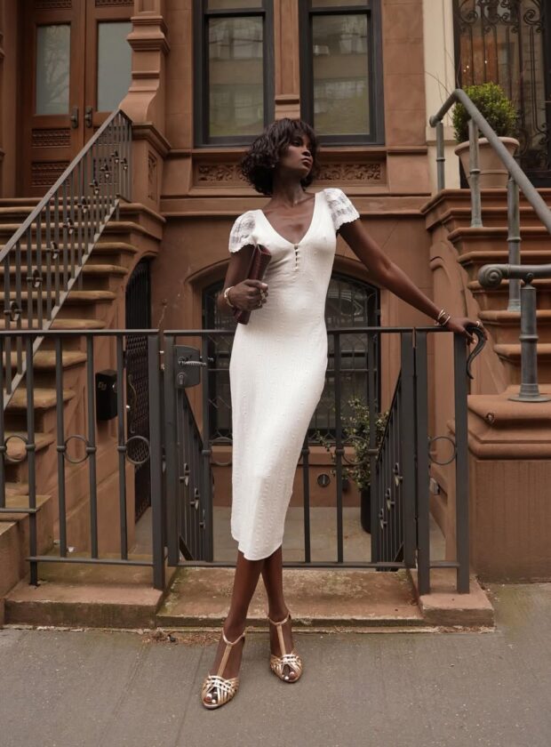 looks com sandalias metalizadas