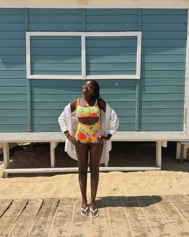 5 looks de praia que vão fazer bonito na areia looks de praia para usar neste verão 2026