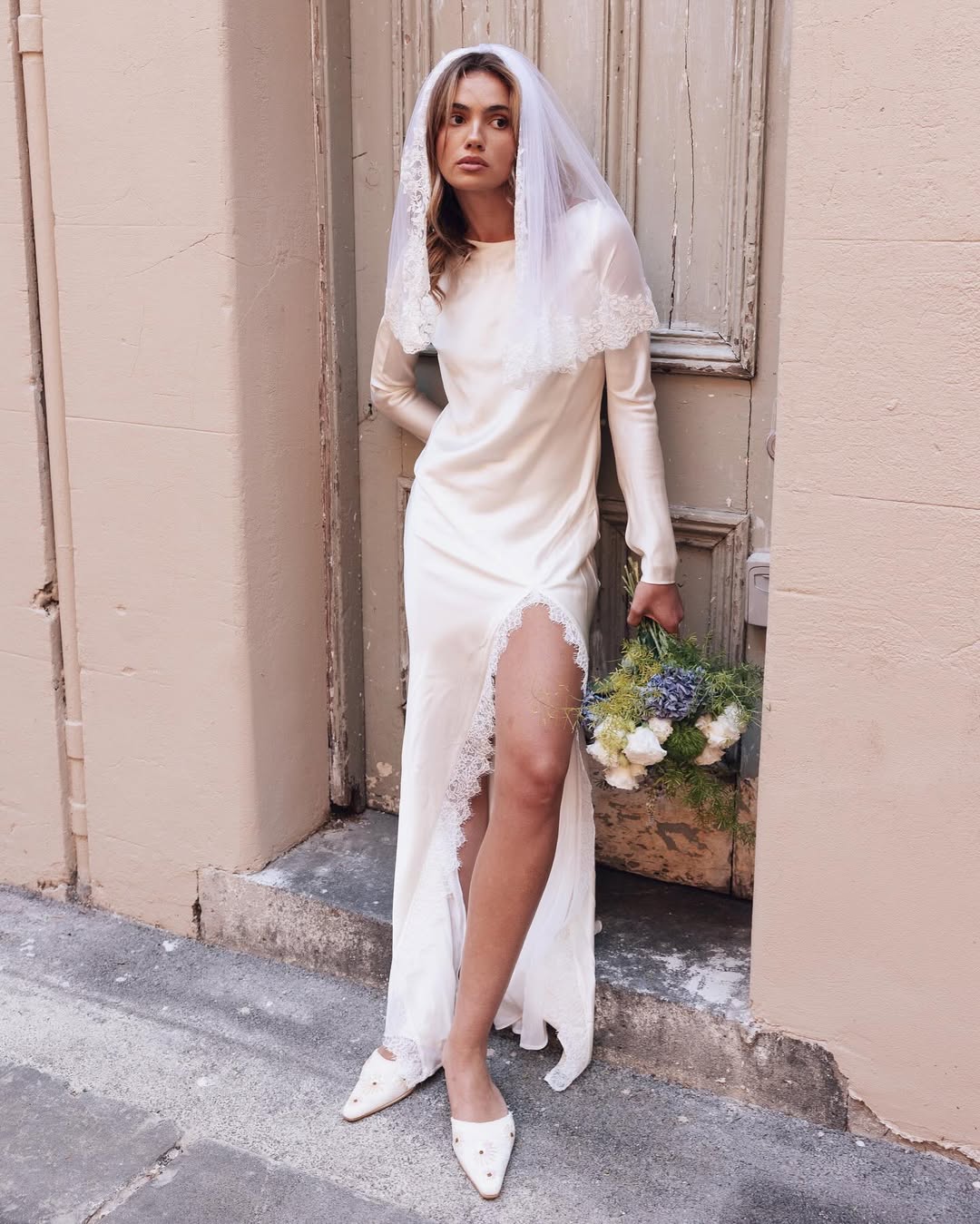 O grande dia sem sofrimento: 7 sapatos de noiva sem salto para dizer “sim” com conforto sophie barbourr sapatos De noiva sem salto