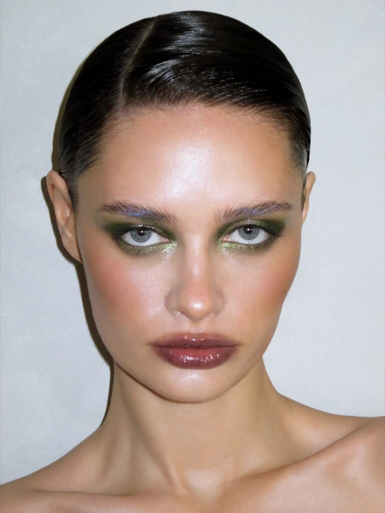 Seria 2026 o ano da maquiagem gótica? 7 inspirações para entrar no mood maquiagem de gótica