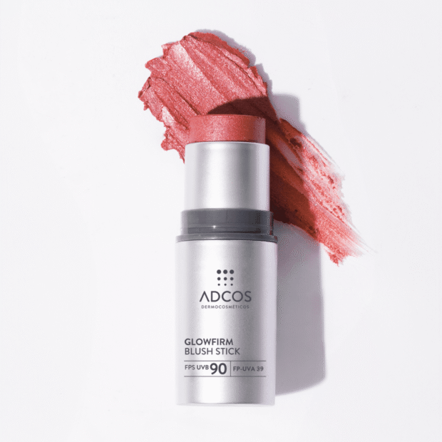 Listamos 10 maquiagens multifuncionais para simplificar o nécessaire do verão maquiagens multifuncionais