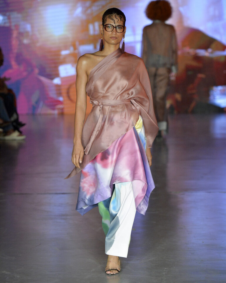 Casa de Criadores 57: NotEqual NotEqual