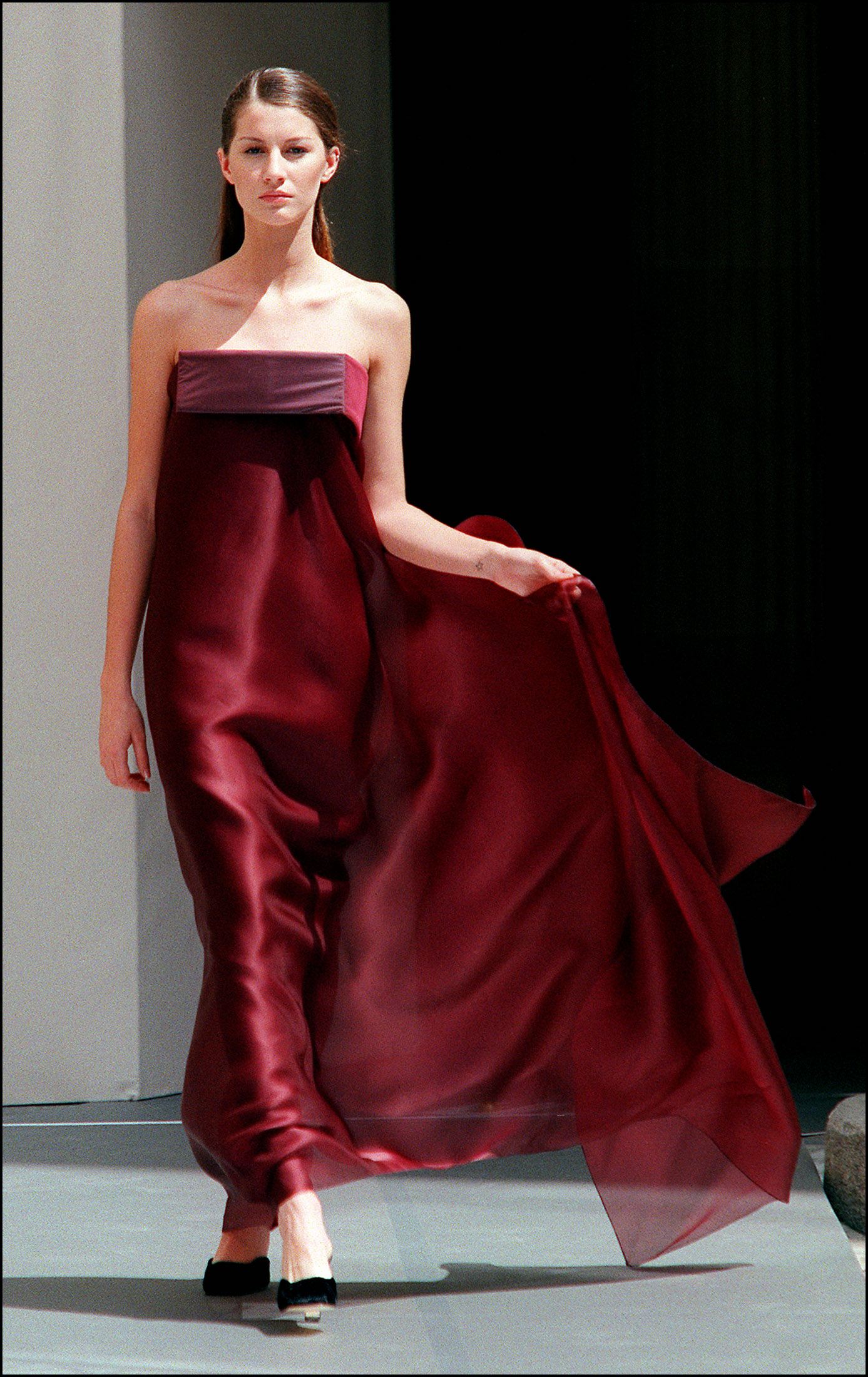 ELLE Brasil lança o podcast Ocimar Versolato do Avesso Ocimar Versolato do Avesso