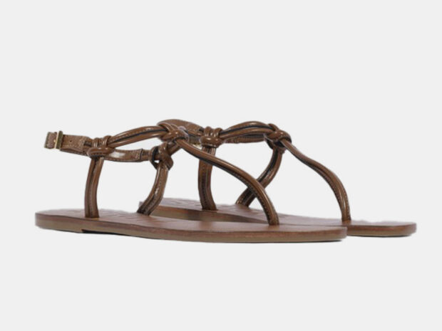 Sandália rasteira: 13 apostas certeiras para os dias quentes Sandalia rasteira dez 19 Schutz