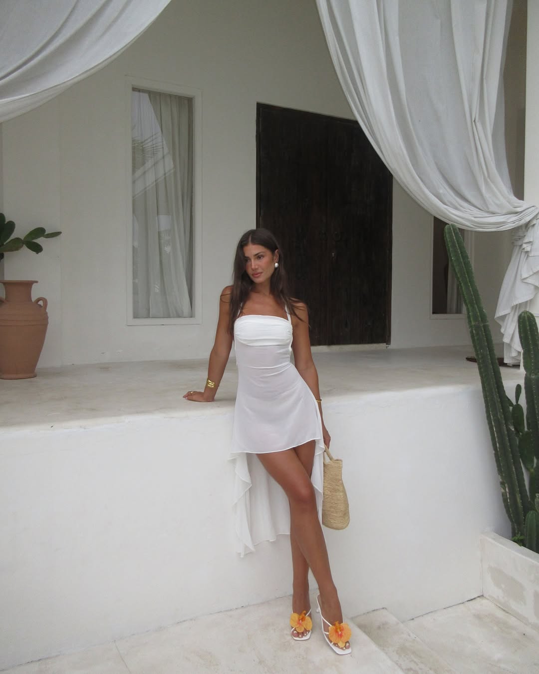 Vestido branco curto e soltinho 4