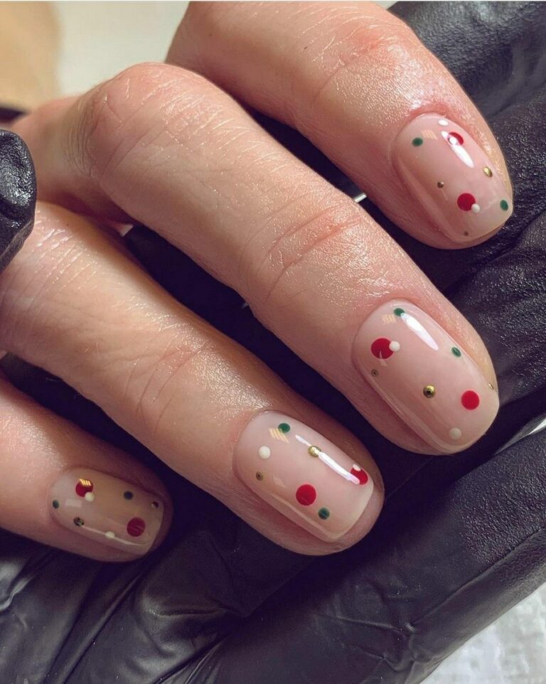 7 inspirações de unhas para o Natal para entrar no clima da temporada unhas para o Natal