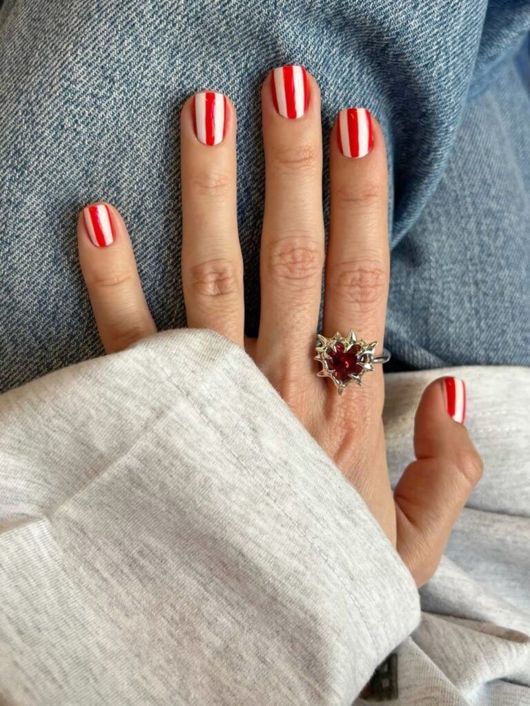 7 inspirações de unhas para o Natal para entrar no clima da temporada unhas para o Natal