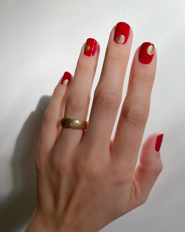 Unhas decoradas vermelho com dourado: 8 inspirações para o Natal unhas decoradas vermelho com dourado