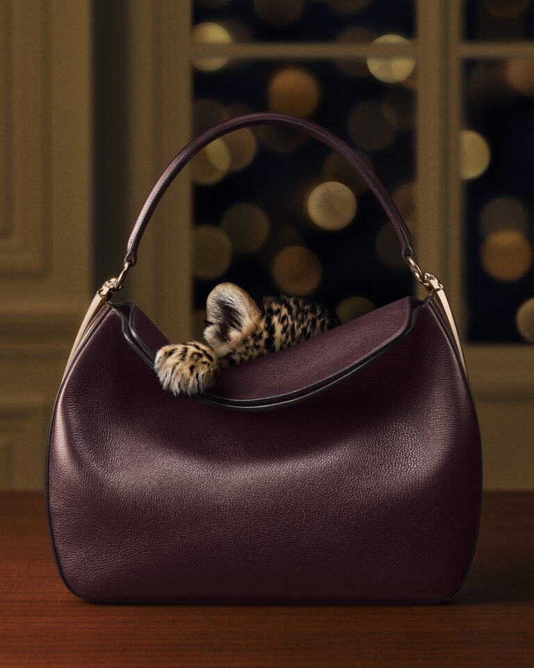 bc PUDI10859 Celebrations EOY Panthere Double Leathergood LE Soclal 24x30