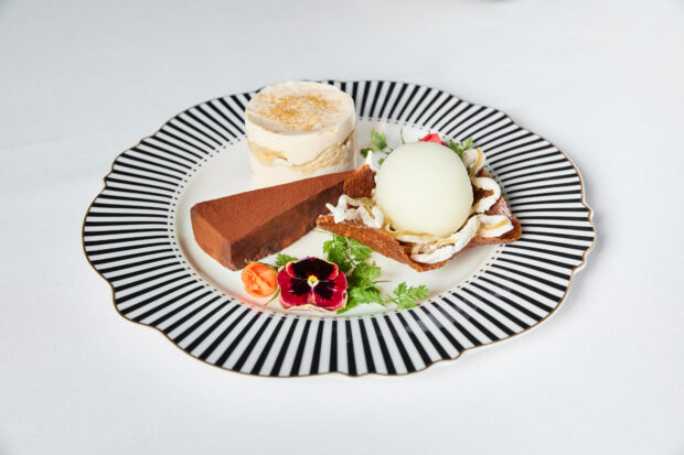 ceia de natal Terraco Italia torta macia de chocolate com semifredo di panetone e Sorbetto ao limoncello Credito Pablo Calle