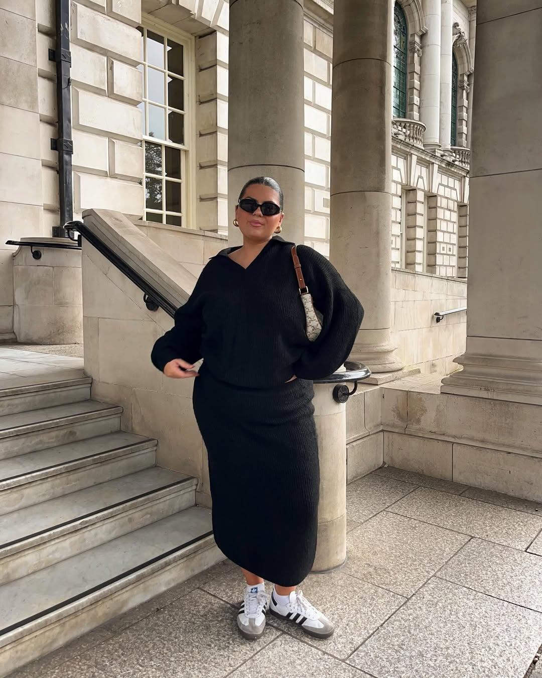 6 looks com saia mídi que são descolados na medida looks com saia midi