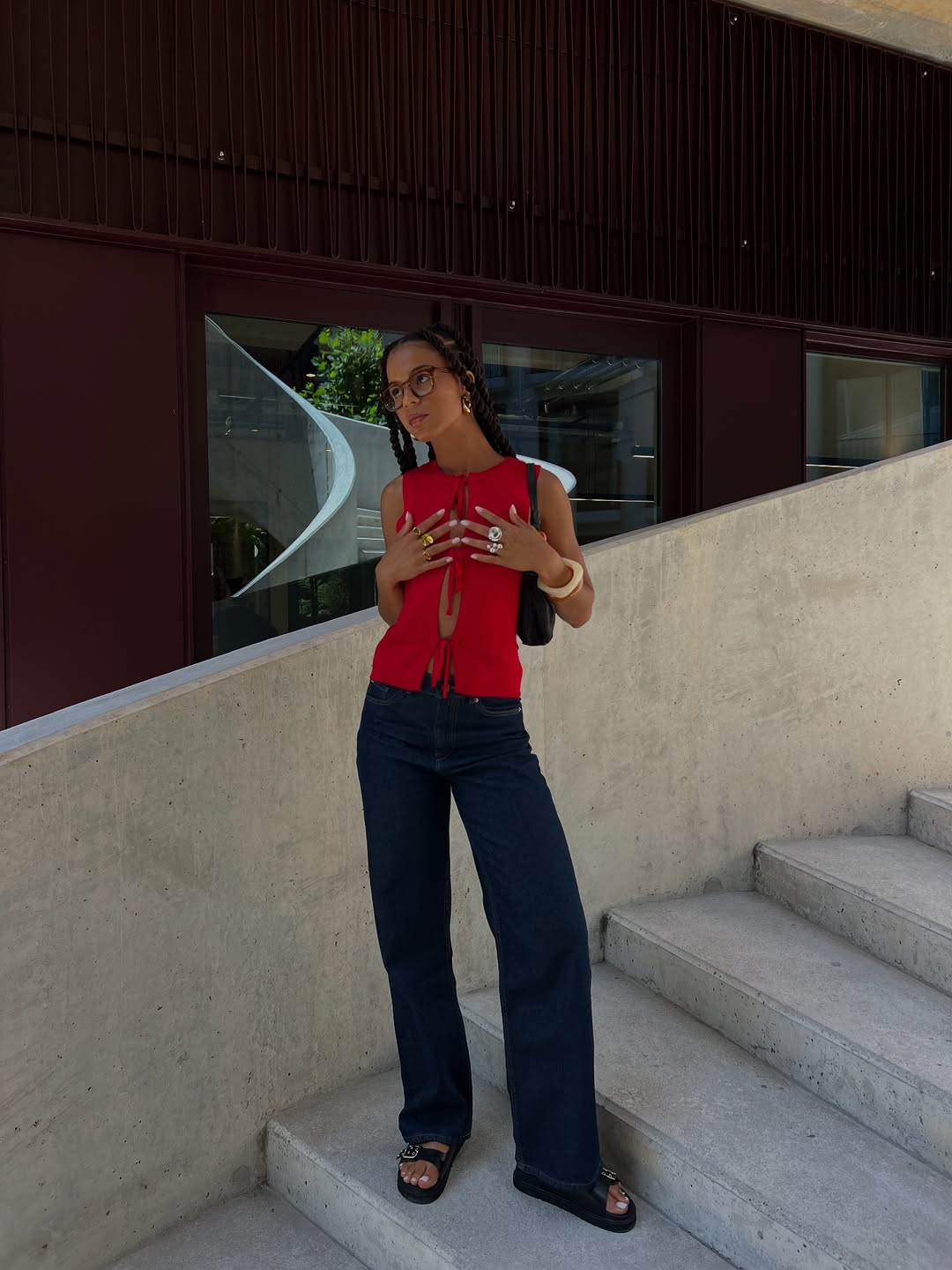 Estes looks com blusa vermelha são estilosos e fáceis de reproduzir looks com blusa vermelha