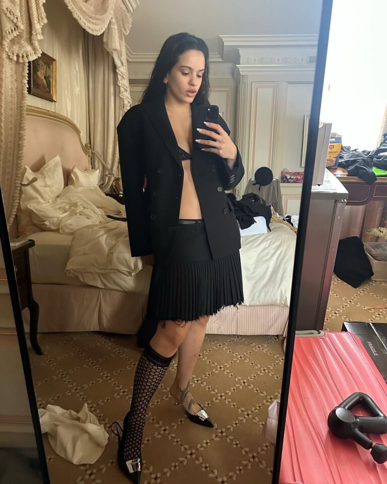 7 looks da Rosalía para se inspirar neste verão looks da rosalía para repetir no verão