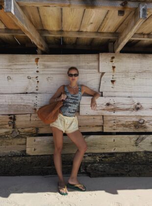 5 looks praianos que não abandonam a sofisticação e o conforto looks praianos sofisticados e confortáveis