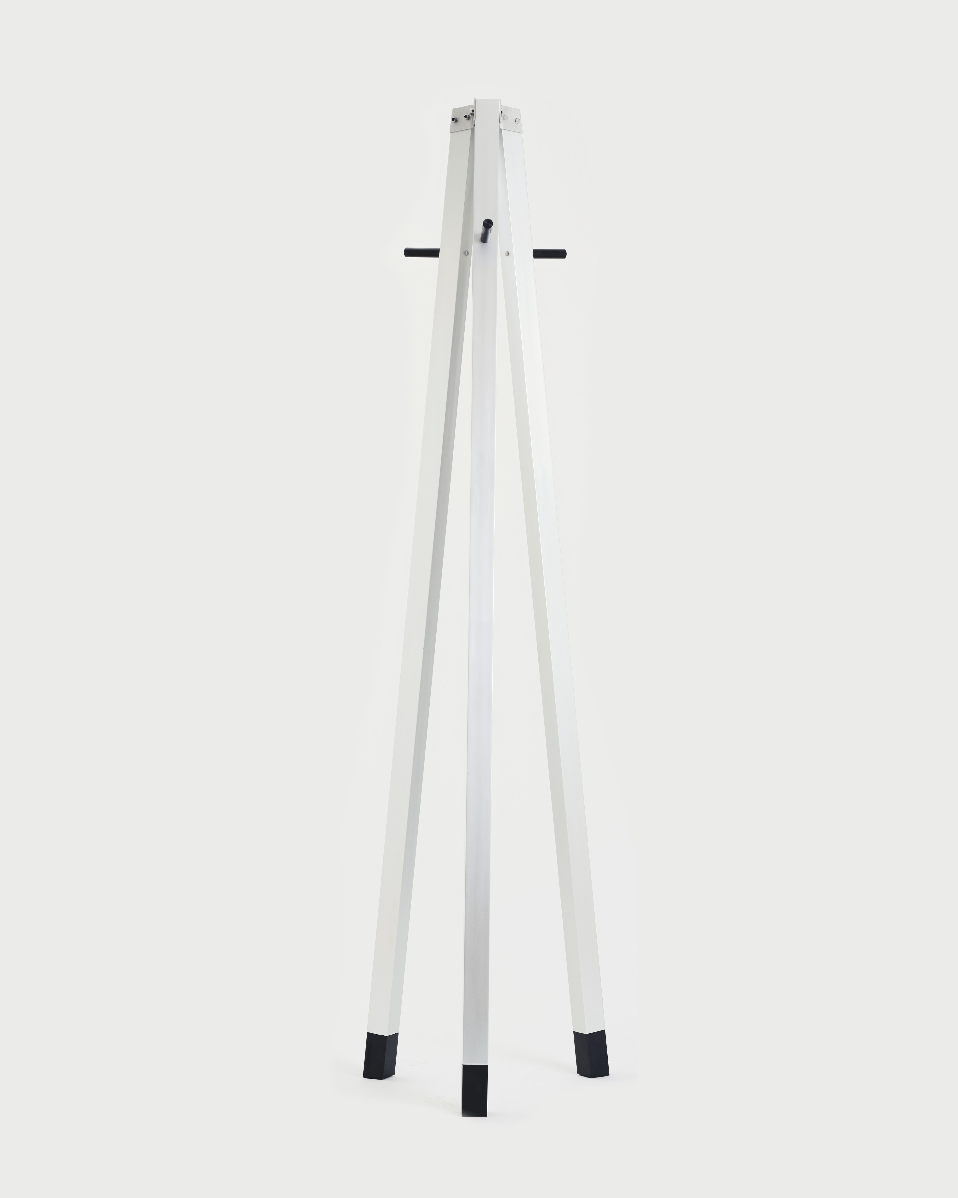 P.Andrade lança mobiliário