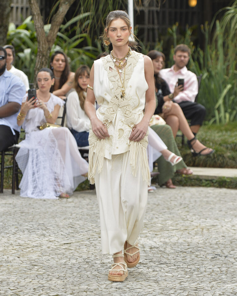 A collab de Helô Rocha para Riachuelo rchloHeloRocha 177