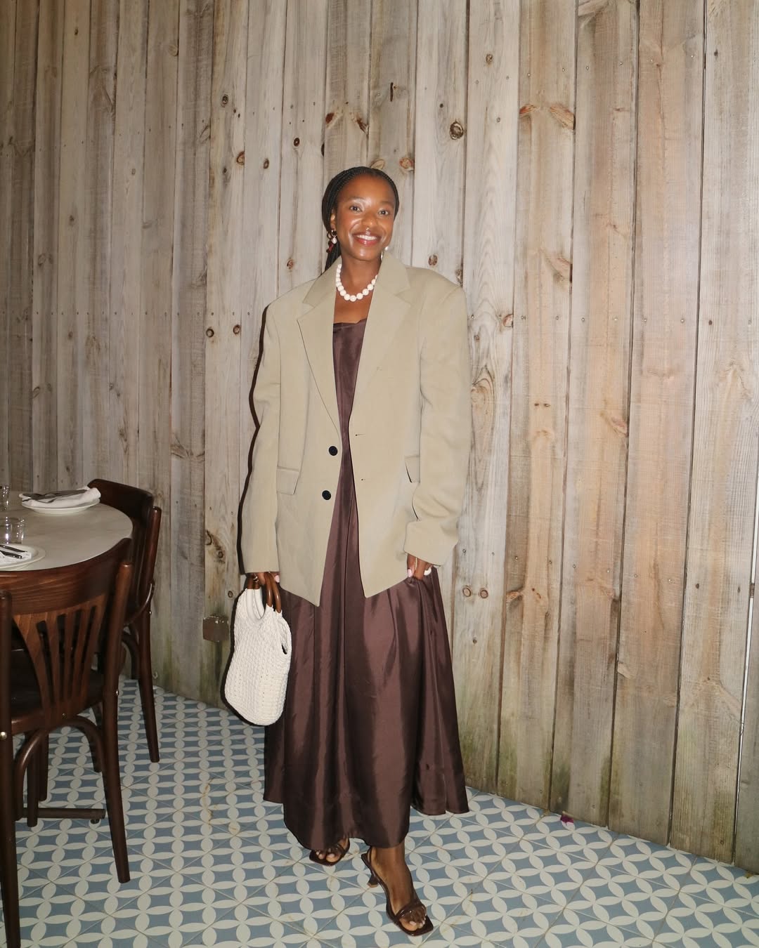 casanda do p&b? dê uma chance para os looks no marrom e bege
