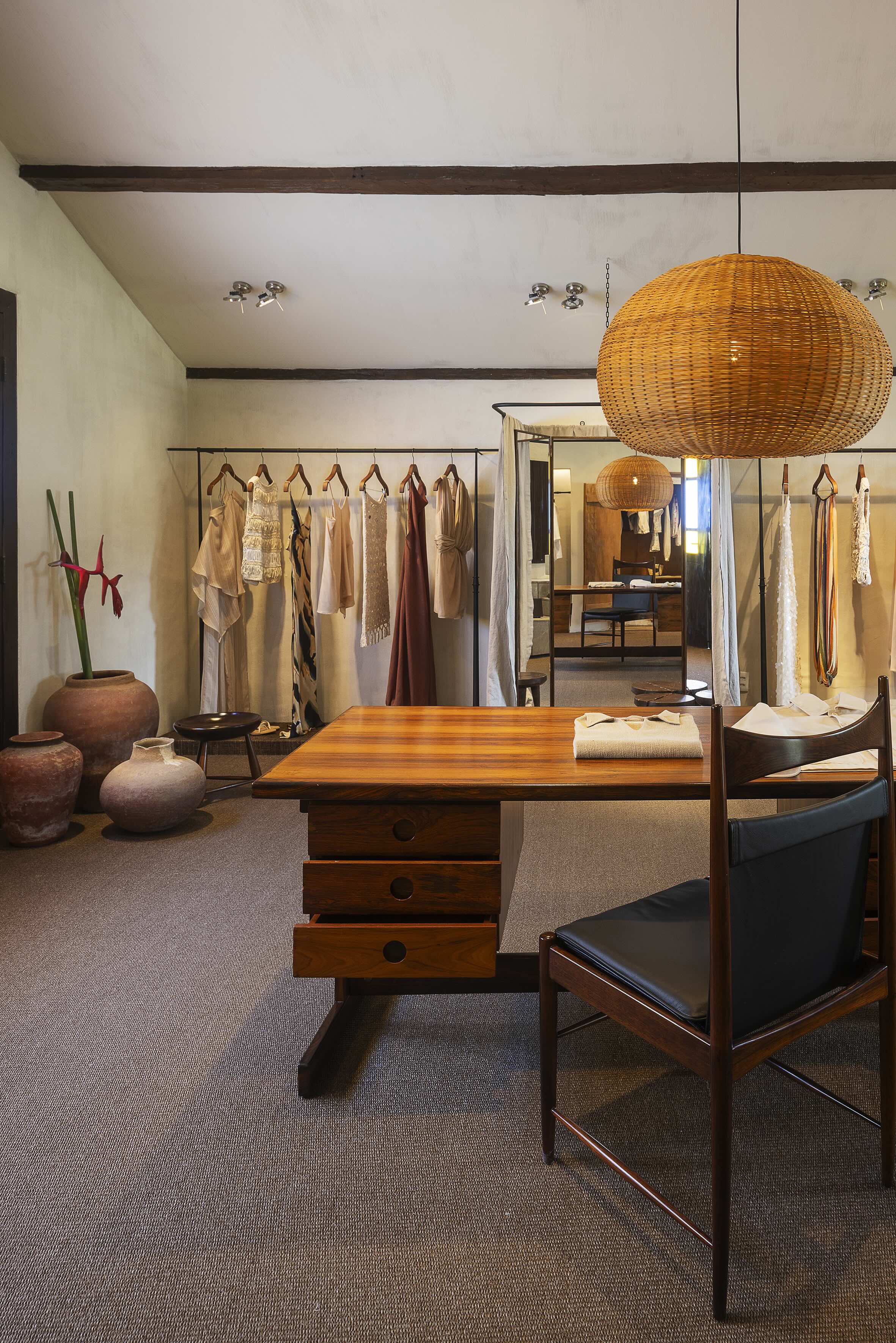 Zara em Trancoso: o que você precisa saber sobre a pop-up Interior da loja temporária da Zara em Trancoso.