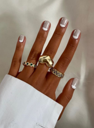 9 inspirações de unhas claras e delicadas para a semana unhas claras e delicadas