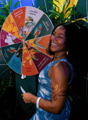 No meio do Festival de Verão, um refúgio de bem-estar GIF SITE V2