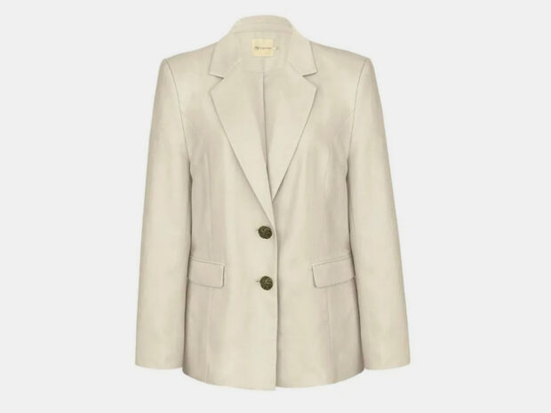 Look de trabalho: 5 peças-chave para atravessar o verão com estilo Look de trabalho 6jan26 NV