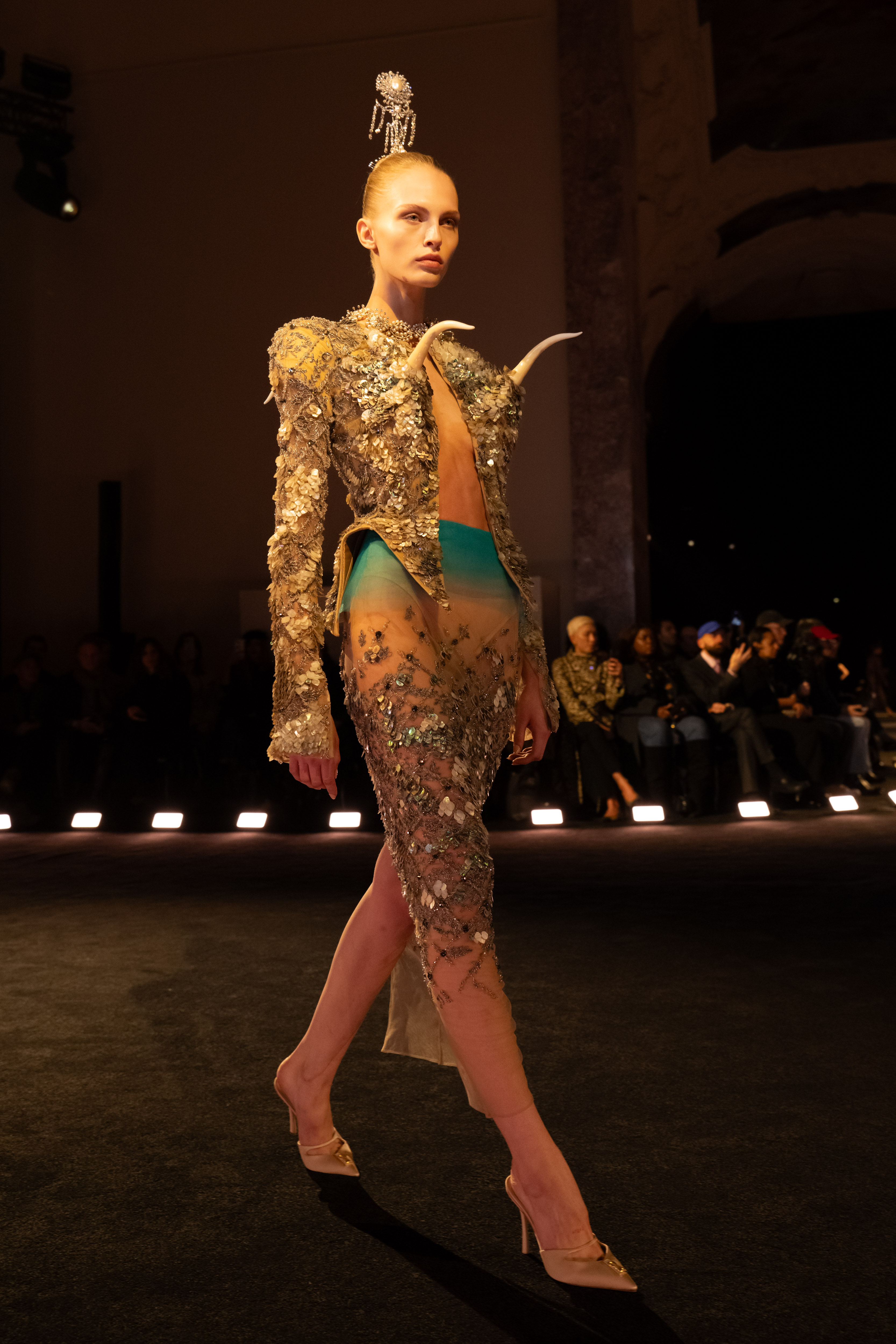 Schiaparelli, verão 2026 alta-costura. 