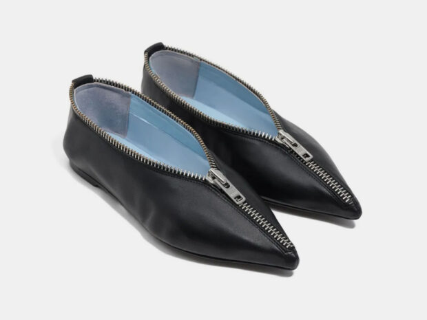 Sapatilha de bico fino preta 14jan26 Bimba y Lola