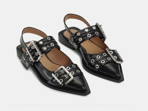 Sapatilha de bico fino preta 14jan26 GANNI