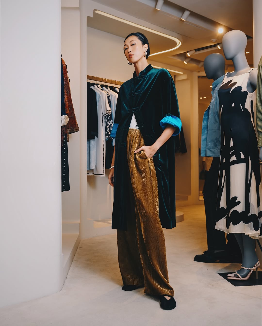 De origem chinesa, a tang jacket ganha o street style tang jacket