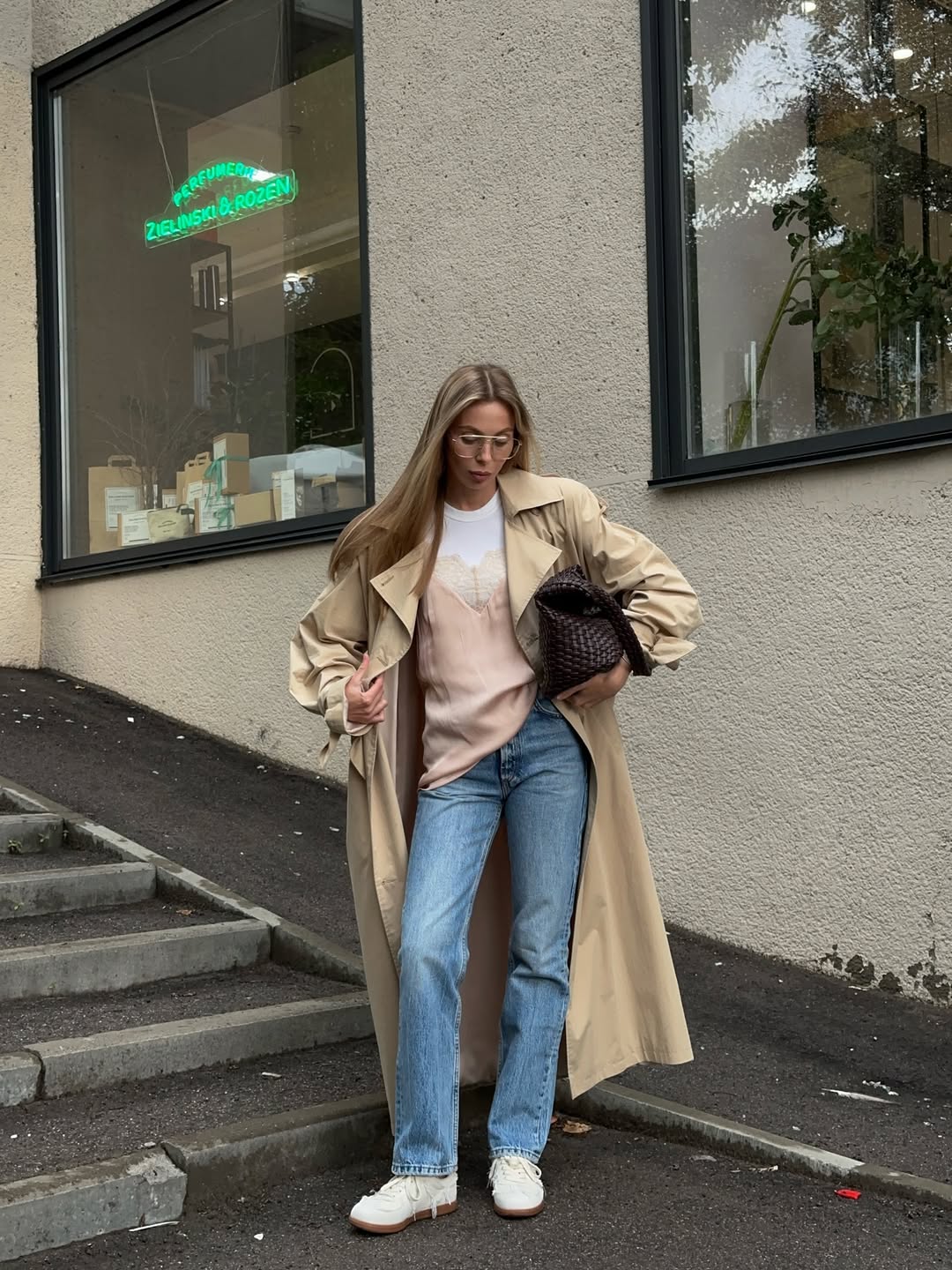 blusa de cetim com renda