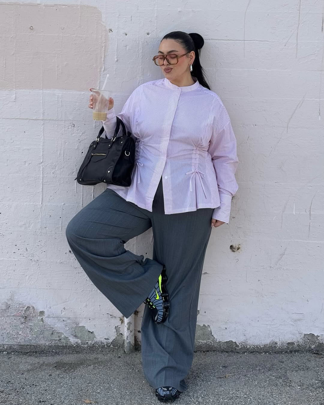 Formais? Nem sempre! Como usar os looks com calça de alfaiataria de um jeito descolado looks com calça de alfaiataria