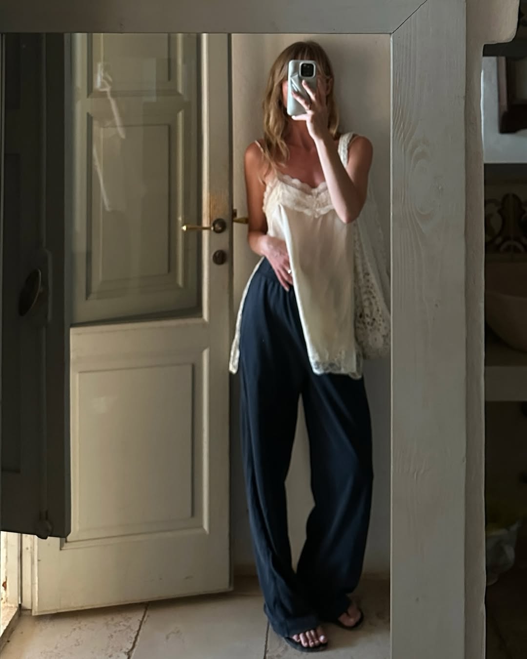 looks blusa de cetim com renda