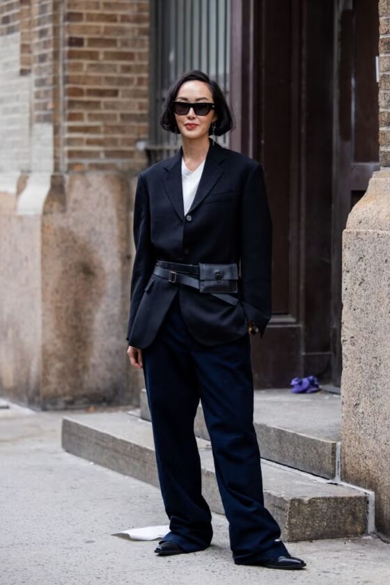 Bolsa de cintura: 4 jeitos de usar o acessório com muito estilo looks com bolsa de cintura