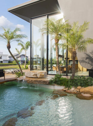 6 ideias de cascata para piscina