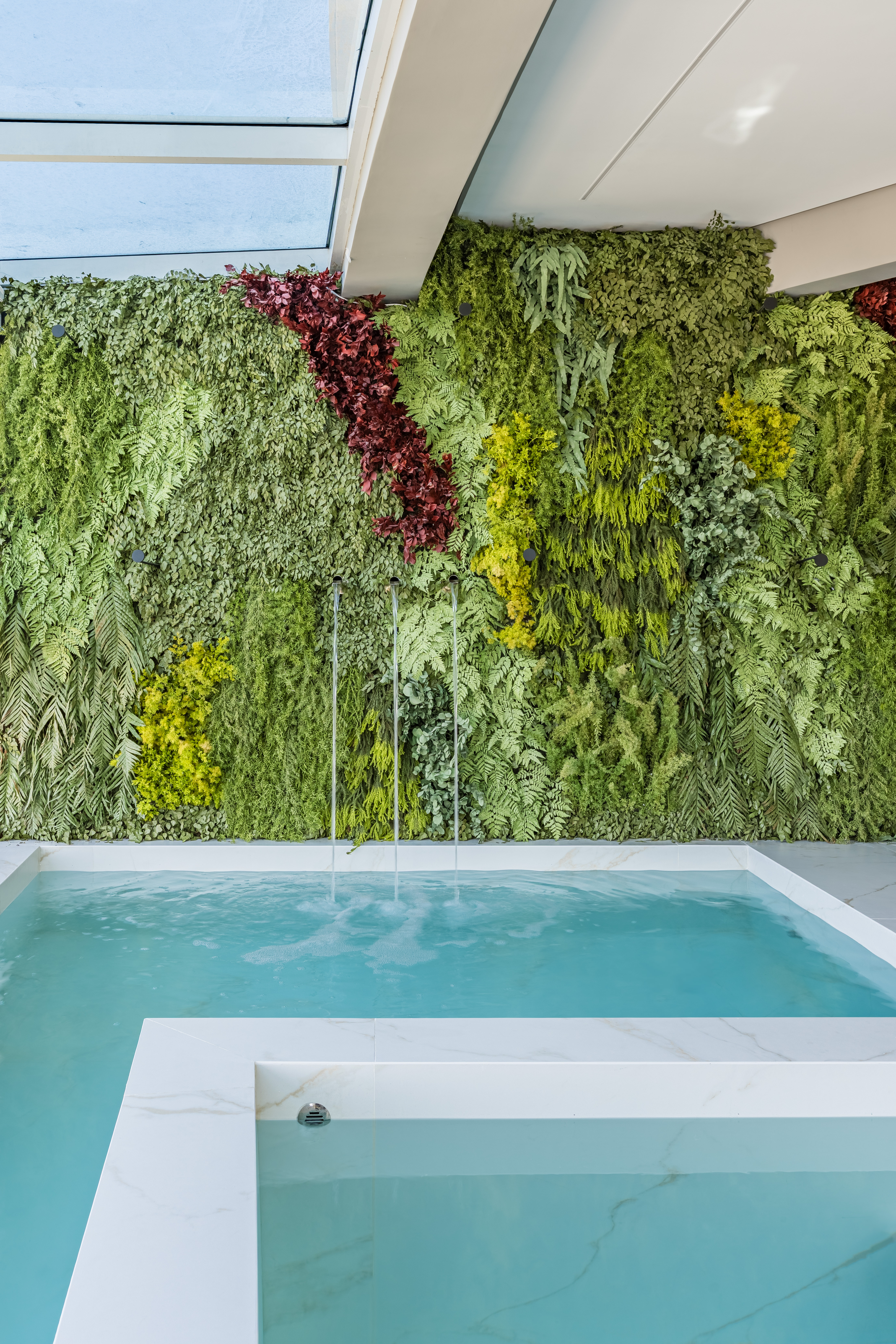 6 ideias de cascata para piscina